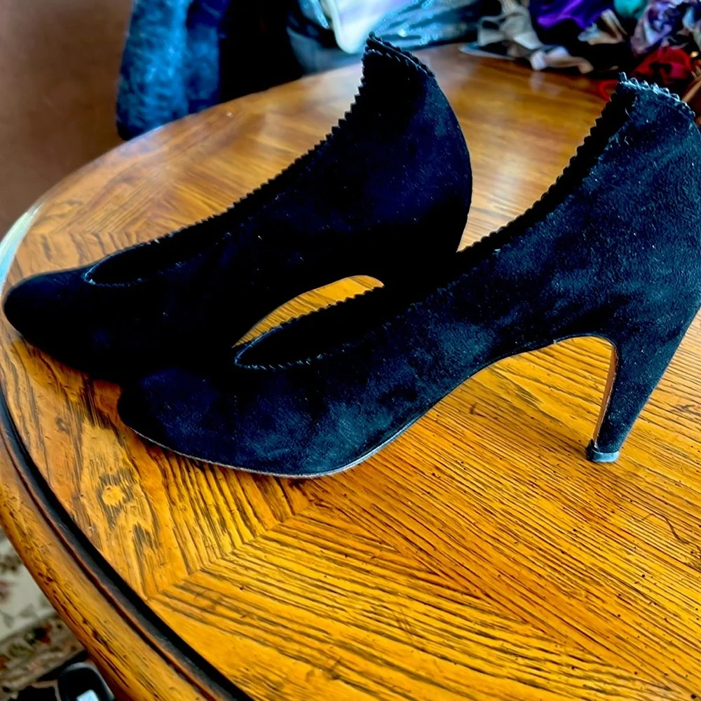 MissDivaFromUK BlackSuede 3”pierced heel (curved) ScallopedTrim Splitsuede@ankle